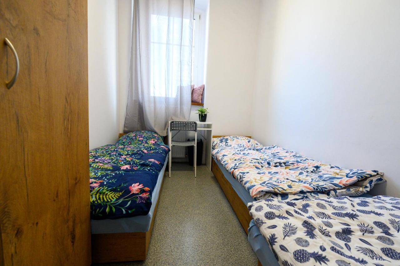 Mru Rooms Raciborz Bagian luar foto