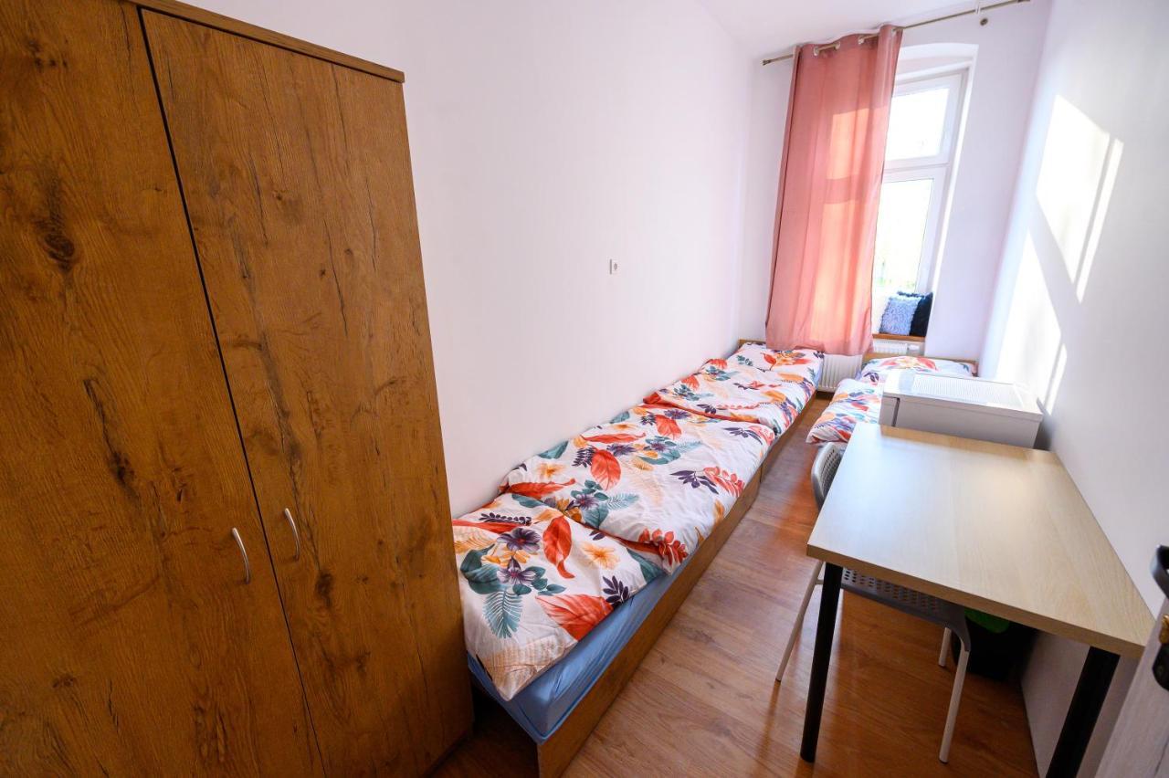 Mru Rooms Raciborz Bagian luar foto
